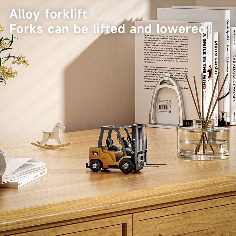 Desktop Fun 🎁 Mini Remote Control Forklift Truck Toy